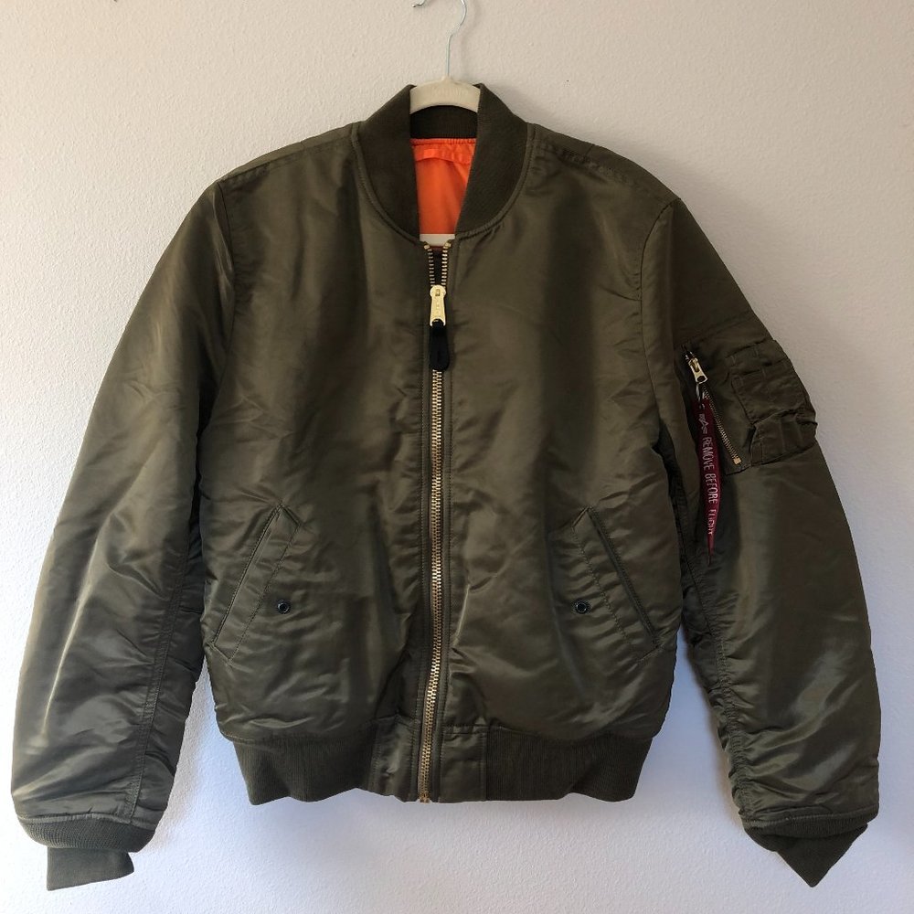 NWT Alpha Industries Reversible MA-1 Bomber Jacket in Size L